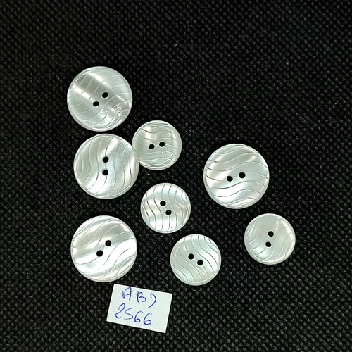 8 boutons en résine blanc cassé - 18mm et 14mm - abd2566