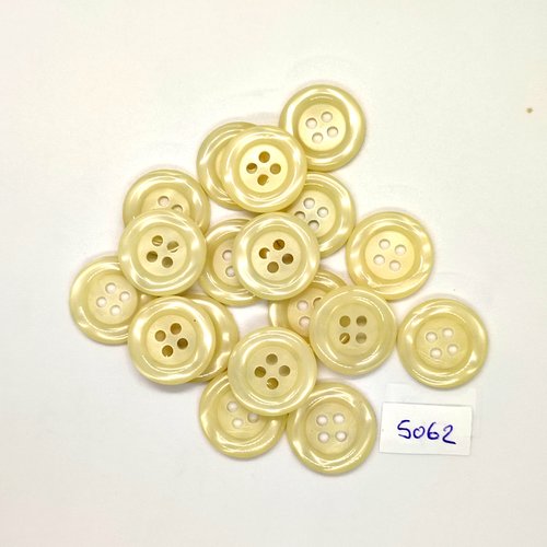 19 boutons en résine beige - 18mm - tr5062