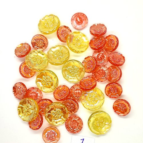 35 boutons en résine jaune et rose - 18mm et 13mm