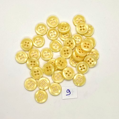 37 boutons en résine jaune - 11mm