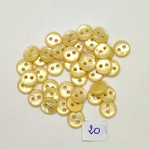 40 boutons en résine jaune - 10mm