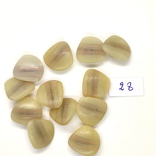 12 boutons en résine beige - 16mm