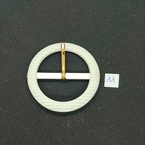 1 boucle de ceinture en résine blanc cassé - 56mm