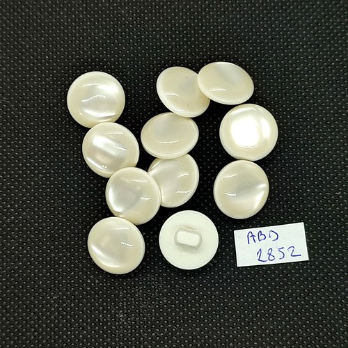 11 boutons en résine blanc cassé - 15mm - abd2852