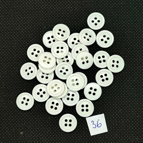 30 boutons en résine blanc - 11mm - 36