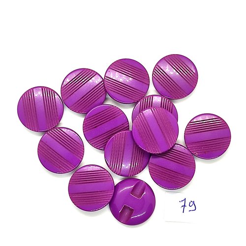 13 boutons en résine violet - 18mm - 79