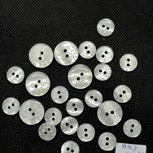 24 boutons en résine blanc - 18mm et 12mm - abd2982