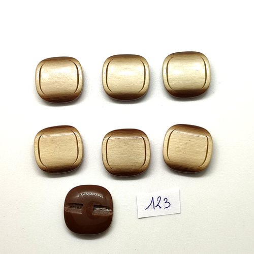7 boutons en résine beige et marron - 20x20mm - 123