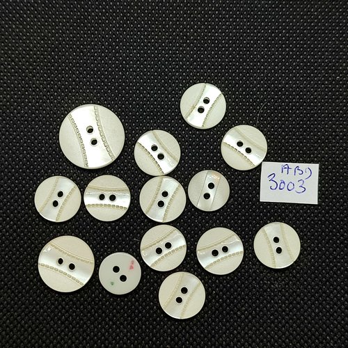 14 boutons en résine beige / blanc cassé - 18mm - 15mm - 13mm et 11mm - abd3003