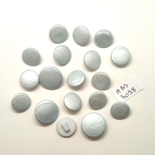 18 boutons en résine bleu clair - 17mm et 14mm - abd3098