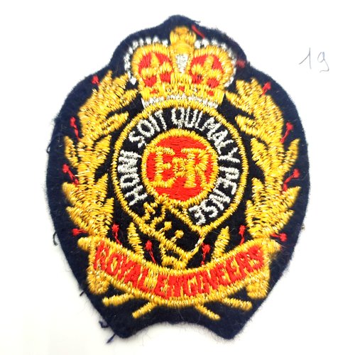 1 thermocollant / écusson à coudre multicolore - blason - 6,5x8cm