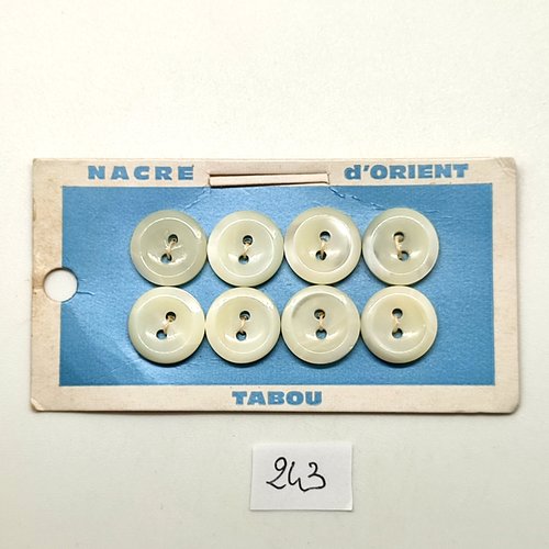 8 boutons en nacre blanc - 13/14mm - 243