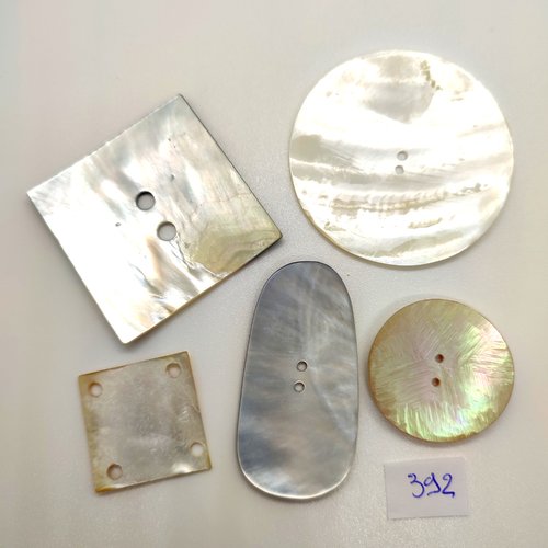 5 boutons en nacre gris - taille diverse - 392