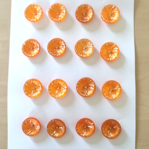 1 planche de 16 boutons en résine orange - 22mm - 568