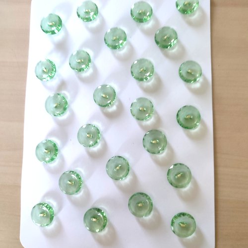 1 planche de 24 boutons en résine vert transparent - 18mm - 568