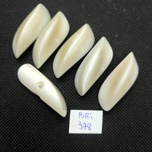 6 boutons brandebourg en résine ivoire- 13x39mm - bri378