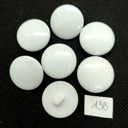 7 boutons en résine blanc - 22mm - 13b