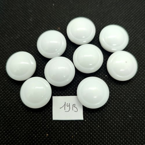 8 boutons en résine blanc - 18mm - 19b