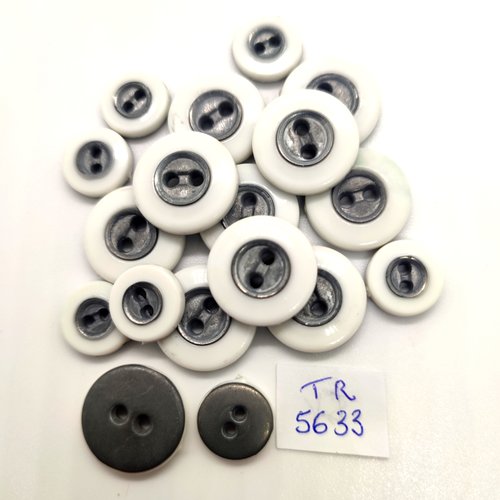 18 boutons en résine blanc et métal gris - 18mm et 13mm - tr5633