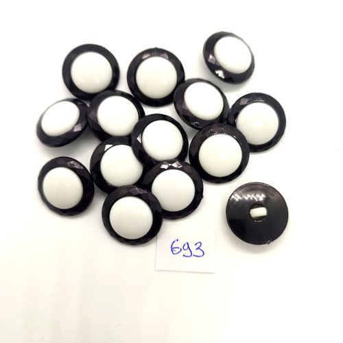 14 boutons en résine noir et blanc - 18mm - 693