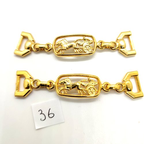 2 arraches en métal doré - 2 chevaux avec un char - 70x15mm