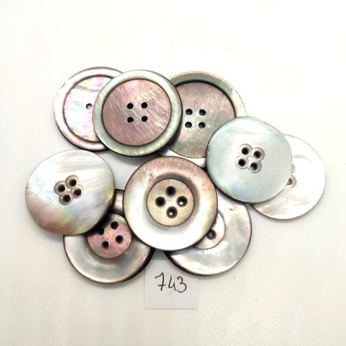 9 boutons en nacre gris et marron - entre 30 et 35mm - 743