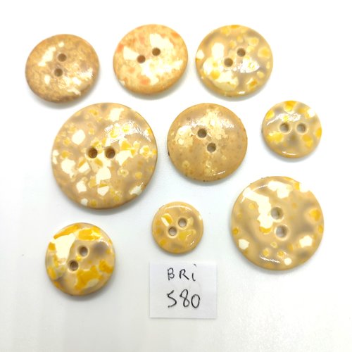 9 boutons en résine beige - 28mm - 23mm - 18mm - 20mm - 15mm et 13mm  - bri580