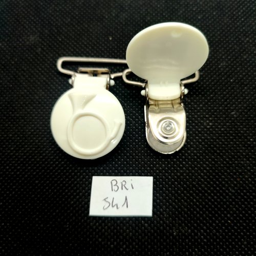 2 attaches en résine blanc - instrument de musique - fermé 39mm - bri541