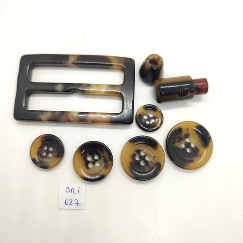 5 boutons - 1 attache - 1 boucle de ceinture - marron et beige - taille diverse - bri627