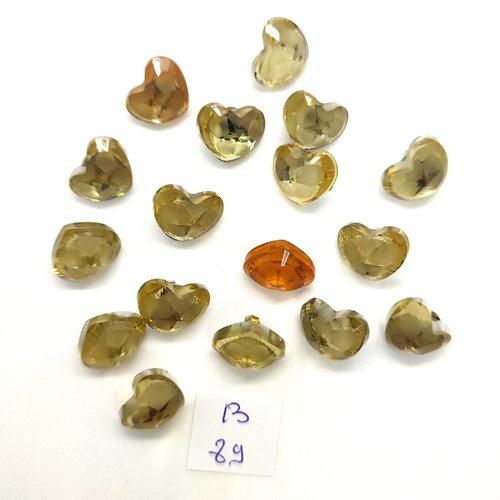 17 boutons fantaisie en résine argenté jaune et orange  - des coeurs - 12mm - 89b
