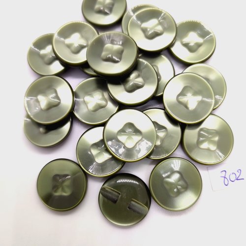 22 boutons en résine vert - 18mm - 802