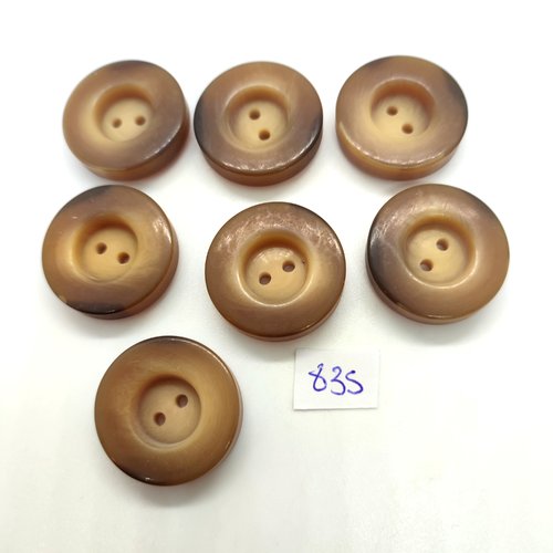 7 boutons en résine beige et marron - 26mm - 835