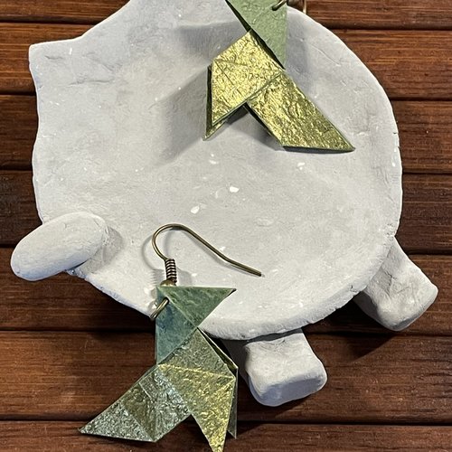 Boucles d'oreilles origami cocotte kaki brillant v2