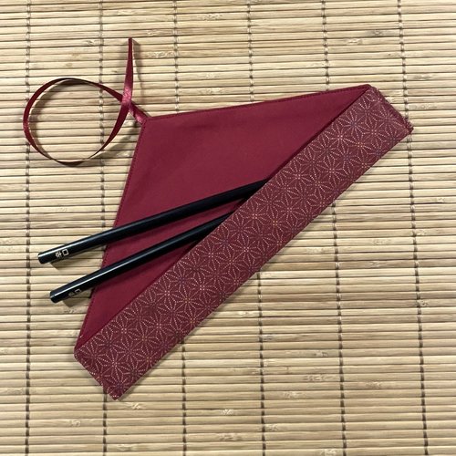Etui à baguettes bordeaux petits motifs
