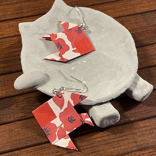 Boucles d'oreilles origami poisson fleurs rouges