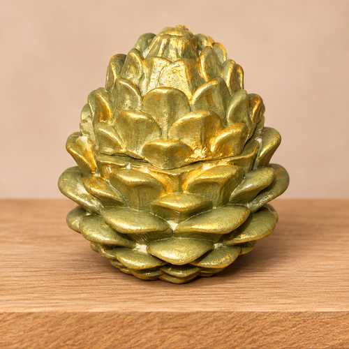 Pomme de pin décorative vert sauge et or – création artisanale – décoration japandi