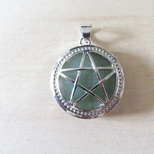 Pendentif aventurine verte et croix argenté