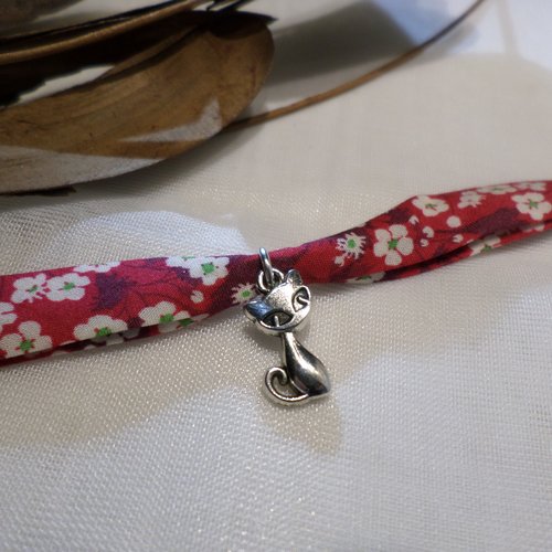Bracelet chat enfant fille en tissu liberty fleuri rouge, bijou original, idée cadeau