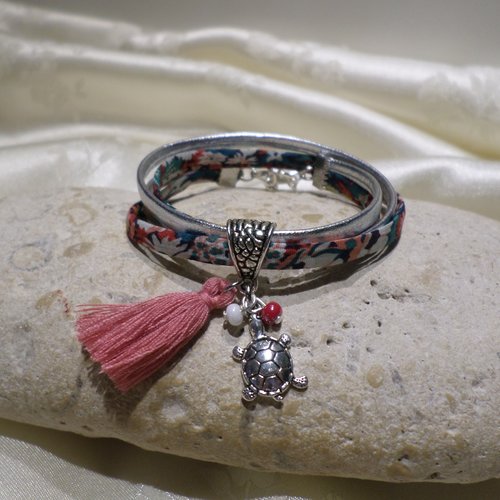 Bracelet tortue en liberty multicolore et en cuir argenté, bijou original, idée cadeau enfant fille