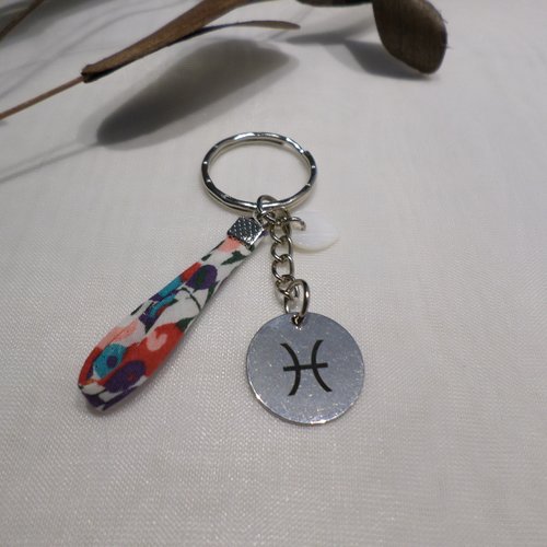 Porte-clé signe astrologique poissons et tissu liberty multicolore, bijou original, cadeau personnalisé