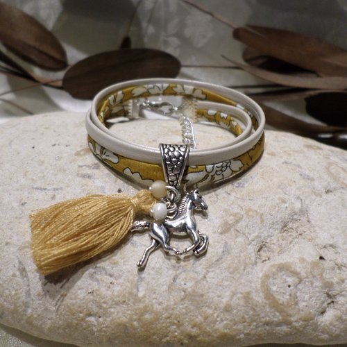 Bracelet cheval fille cuir or et tissu vert olive, bijou original cadeau  enfant - Un grand marché