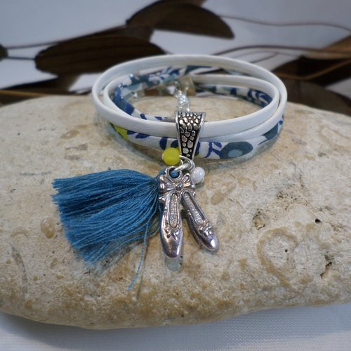 Bracelet ballerine de danse tissu liberty bleu azur et cuir bijou personnalisé original idée cadeau