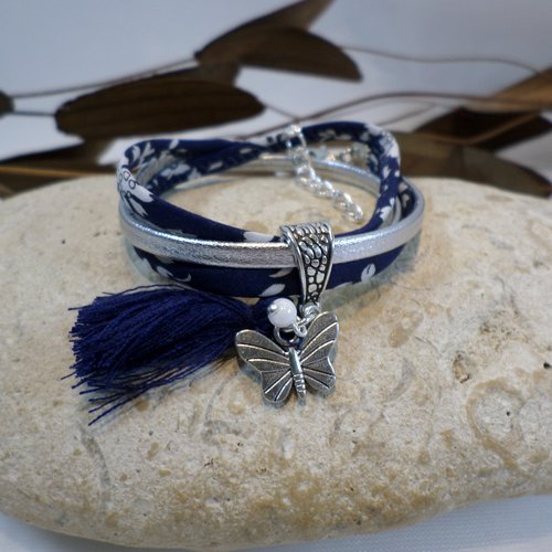 Bracelet tissu liberty bleu marine pendentif papillon bijou personnalisé enfant fille