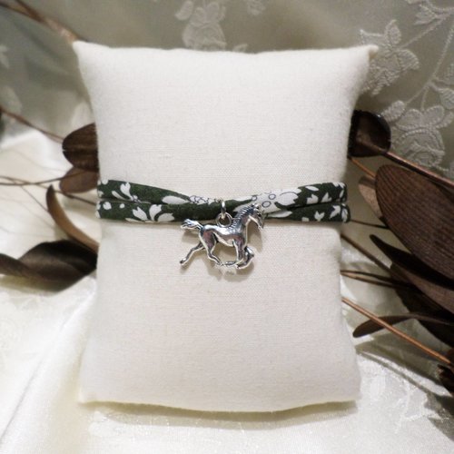 Bracelet cheval tissu liberty fleuri vert olive bijou original idée cadeau