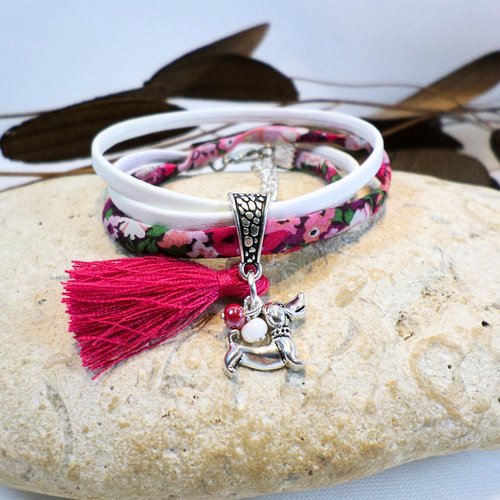 Bracelet pendentif chien teckel cuir blanc et liberty fuchsia, bijou original idée cadeau
