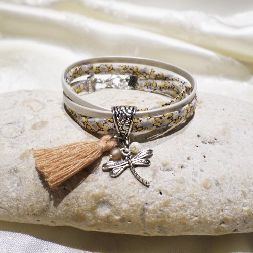 Bracelet libellule en cuir beige et cordon liberty sable fleuri - bijou fille fait main avec pompon, ajustable