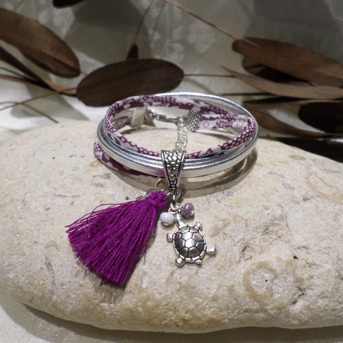 Bracelet tortue fille en liberty fleuri violet et cuir argenté, bijou idée cadeau enfant