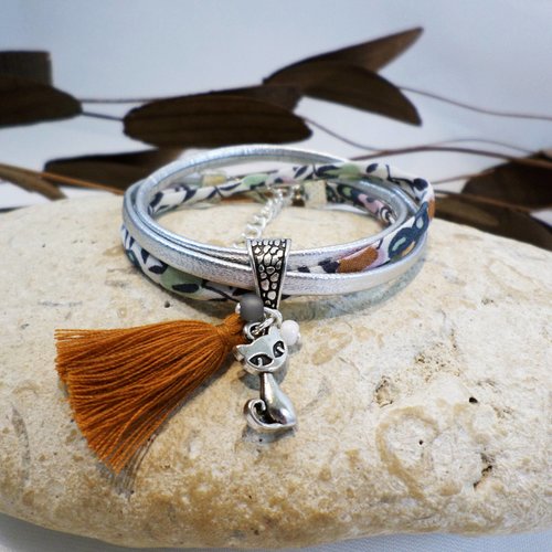Bracelet petit chat pompon cannelle - bijou original enfant fille