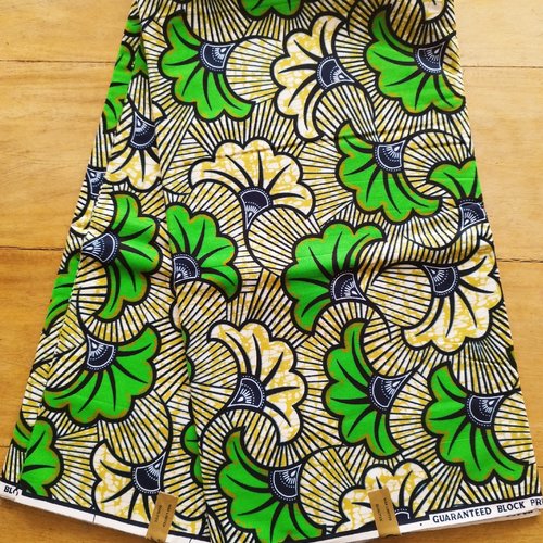 Tissu wax (par unités de 50 cm) - fleurs de mariage oranges et vertes - 100% coton - tissu africain