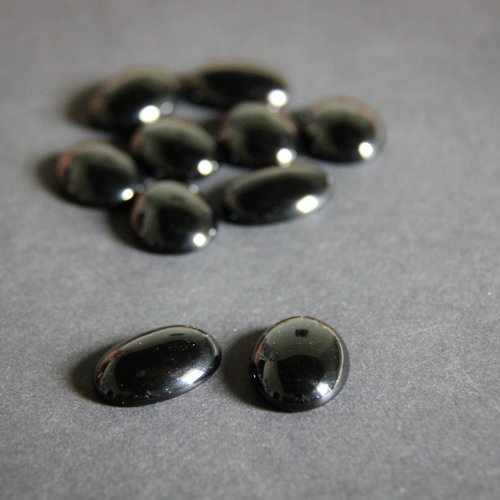 Lot de 10 cabochons noirs 18x25